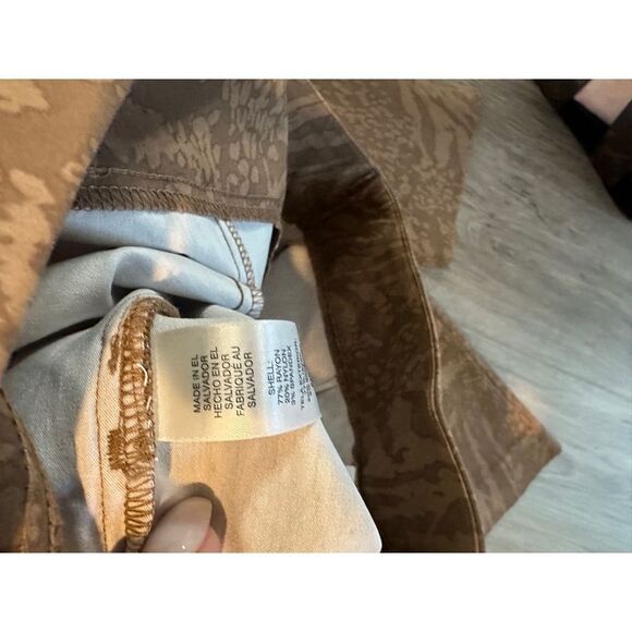 Chico's Performance Stretch Pants Brown Animal Print Small or Size 1 NWT - Picture 5 of 7